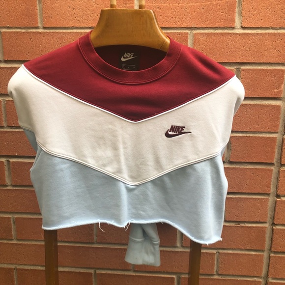 Nike burgundy/light blue/white cropped sweater size small, frayed bottom - Picture 3 of 7
